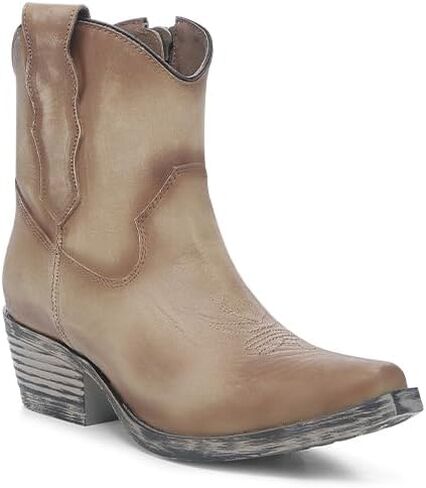 Corral Boots Q7037 in Kuwait