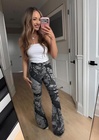 بنطال جينز Fiona من Willow Boutique ذو خصر عالٍ وواسع من الأسفل - رمادي مموه in Kuwait