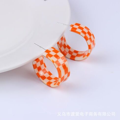 80s Retro Acrylic C Shaped Big Hoop Earrings Colorful Lightweight Geometric Plaid Earrings Chunky Exaggerated Statement Jewelry for Women in Saudi Arabia