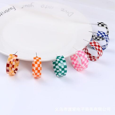 80s Retro Acrylic C Shaped Big Hoop Earrings Colorful Lightweight Geometric Plaid Earrings Chunky Exaggerated Statement Jewelry for Women in Saudi Arabia