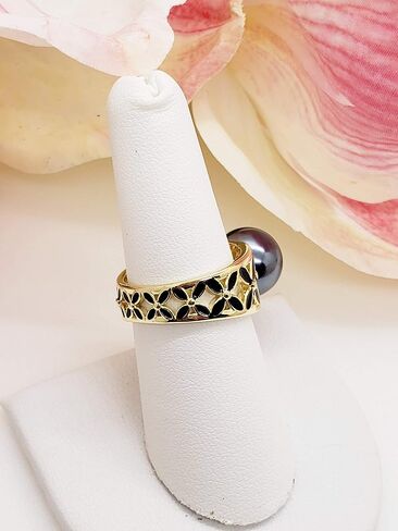 Plumeria Band Pearl Ring in Saudi Arabia