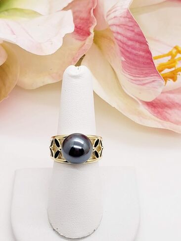 Plumeria Band Pearl Ring in Saudi Arabia