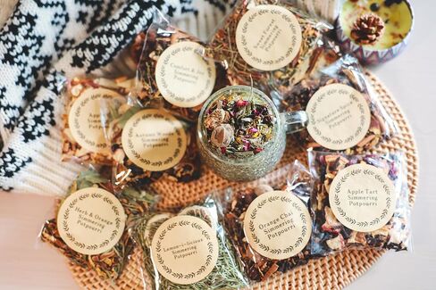 Winter Simmering Potpourri Kit – 10 Mini Bags of All-Natural Stove Top Scent Mix, Dried Fruit & Spice Blends for Cozy Home Fragrance, Set for Christmas, Mother’s Day & Housewarming in Saudi Arabia