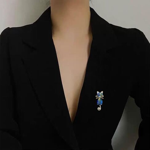 Blue Crystal Cat Brooch Sparkling Rhinestone Feline Pin for Women Animal Jewelry for Blouse, Scarf or Jacket (Blue) in Saudi Arabia