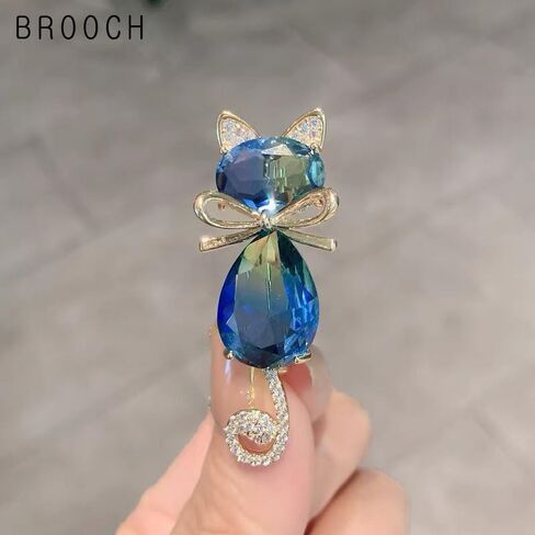 Blue Crystal Cat Brooch Sparkling Rhinestone Feline Pin for Women Animal Jewelry for Blouse, Scarf or Jacket (Blue) in Saudi Arabia