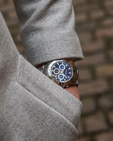 Stührling Original Men’s Chronograph Watch Stainless Steel Bracelet with Screw Down Crown and Water Resistant to 100 M. Analog Dial Quartz Movement in Kuwait