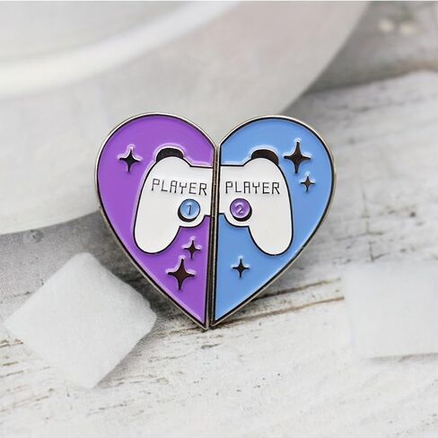 2pcs Stylish Half Heart Brooch for Gamers - Blue and Purple Player Badge Lapel Pin in Kuwait
