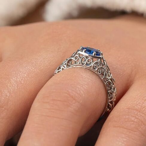 JEWLR 2026 Vintage Graduation Ring in Saudi Arabia
