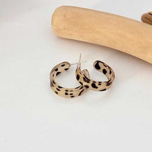 Leopard Print Acrylic Hoop Earrings for Women - Acrylic Tortoise Shell Hoop Earrings Lightweight C Shape Earrings in Kuwait