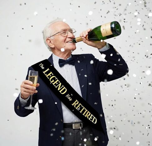 The Legend Has Retired Sash – Elegant Black and Gold Foil Legendary Sash for Both Women and Men & Large Safety Pin. Perfect for Retirement Gifts for women and Men Parties or Retirement Decorations in Saudi Arabia