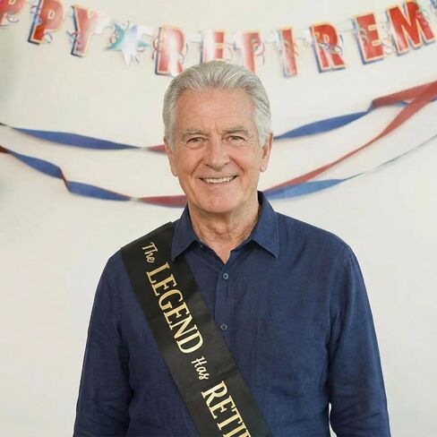 The Legend Has Retired Sash – Elegant Black and Gold Foil Legendary Sash for Both Women and Men & Large Safety Pin. Perfect for Retirement Gifts for women and Men Parties or Retirement Decorations in Saudi Arabia