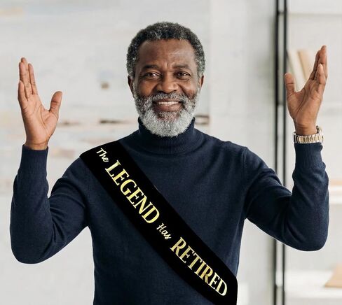The Legend Has Retired Sash – Elegant Black and Gold Foil Legendary Sash for Both Women and Men & Large Safety Pin. Perfect for Retirement Gifts for women and Men Parties or Retirement Decorations in Saudi Arabia