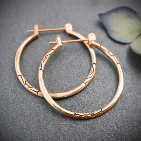 1Pair Fashion Vintage Engraved Sunburst Big Circle Earrings for Women Daily Casual Party Wear Simple Silvery Hoop Earrings in Kuwait