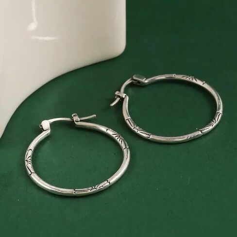 1Pair Fashion Vintage Engraved Sunburst Big Circle Earrings for Women Daily Casual Party Wear Simple Silvery Hoop Earrings in Kuwait
