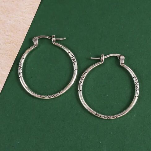 1Pair Fashion Vintage Engraved Sunburst Big Circle Earrings for Women Daily Casual Party Wear Simple Silvery Hoop Earrings in Kuwait