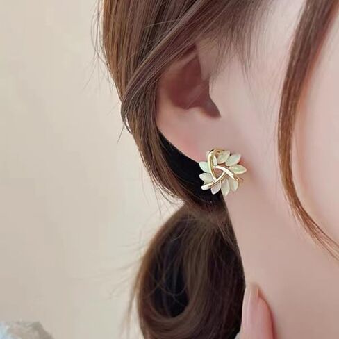 French Style Cat's Eye Stone Floral Stud Earrings, Minimalist Petal Design Elegant Earrings for Women, Dainty Everyday Luxury Jewelry, All-Season Wear for Girlfriend and Friends in Kuwait