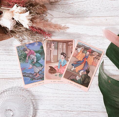 PRIME MUSE بطاقات Gisaeng Oracle Tarot الكورية التقليدية - مجموعة Oracle، التي تتعامل مع تاريخ حياة Gisaengs في عهد أسرة جوسون، وقصص الحب Tarot in Kuwait
