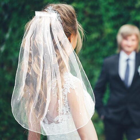 Short Bridal Wedding Veils,1 Tier Pearl White Lace Veil with Comb Wedding Headpiece Bachelorette Party Cathedral Veils for Brides Flower Women Girl Decorations Headband Accessories,55cm/21.7in in Saudi Arabia