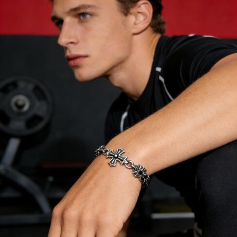 Silver Gothic Cross Bracelet, Punk Style Vintage Alloy Bracelet for Men, Women & Unisex, Ideal for Parties, Dates, Daily Commutes & Casual Vacations in Saudi Arabia