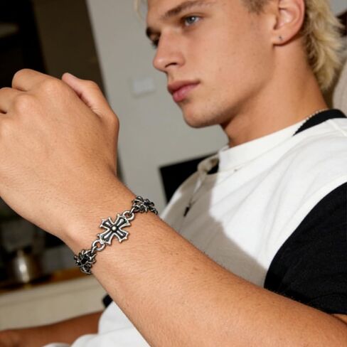 Silver Gothic Cross Bracelet, Punk Style Vintage Alloy Bracelet for Men, Women & Unisex, Ideal for Parties, Dates, Daily Commutes & Casual Vacations in Saudi Arabia