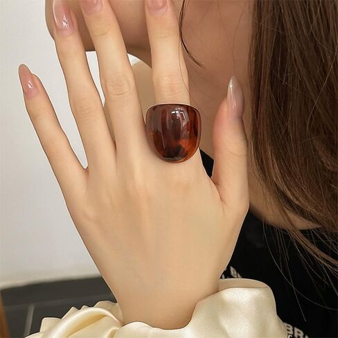 Chunky Amber Tortoiseshell Resin Ring for Women Wide Band Statement Ring for Daily Wear Casual Outfits in Saudi Arabia