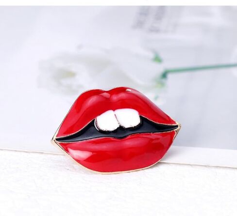Fashion Red Lip Brooch for Women, Alloy Cute Lip & Teeth Design Brooch Pin, Trendy Statement Brooch Whimsical Accessories for Dresses Sweaters in Saudi Arabia