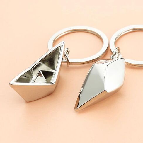 Paper Boat Lovely Keychain Men's Sailing Metal Alloy Boat Key Chains Key Rings Lucky Gift For Sailor Men Women Charms Pendant in Saudi Arabia