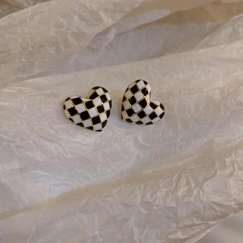 Checkered Stud Earrings for Women 70s 80s 90s Vintage Enamel Black White Striped Checkerboard Heart Round Geometric Small Earrings for Birthday Valentines Day Anniversary Christmas Fashion Jewelry in Saudi Arabia
