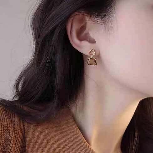 Brown Crystal Earrings for Women Hypoallergenic Amber Color Stud Earrings Geometric Natural Crystal Earring Trendy Jewelry Gift in Saudi Arabia