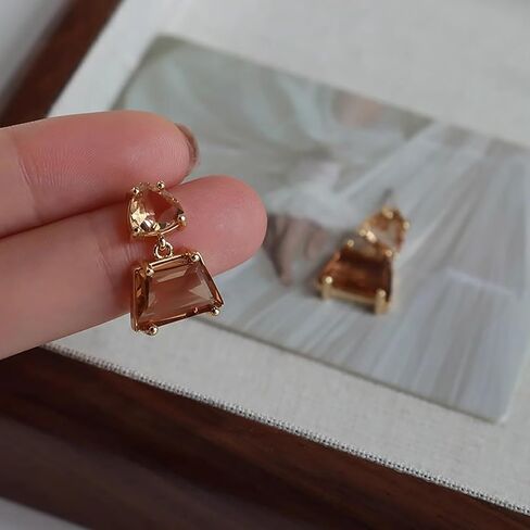 Brown Crystal Earrings for Women Hypoallergenic Amber Color Stud Earrings Geometric Natural Crystal Earring Trendy Jewelry Gift in Saudi Arabia
