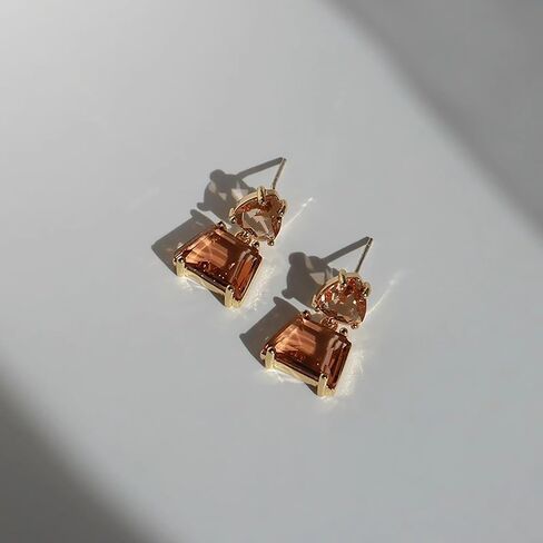 Brown Crystal Earrings for Women Hypoallergenic Amber Color Stud Earrings Geometric Natural Crystal Earring Trendy Jewelry Gift in Saudi Arabia