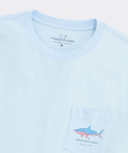 تي شيرت Vineyard Vines رجالي بجيب قصير الأكمام عليه علم Shark in Kuwait