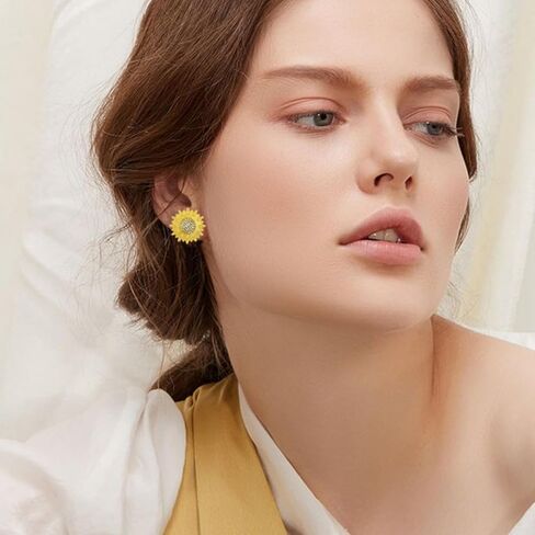 Daisy Sunflower Stud Earrings for Women 18K Gold Plated Sunflower Earrings Fashion Cubic Zirconia Sunflower Earring Mothers Day Jewelry Gifts in Kuwait