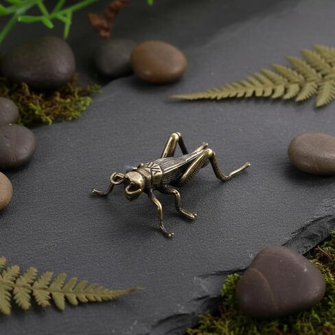 Vintage Brass Cricket Figurine, 3D Retro Fengshui Cricket Brass Statue Animal Figure Bug Decor Sculpture for Desktop Decorate in Saudi Arabia