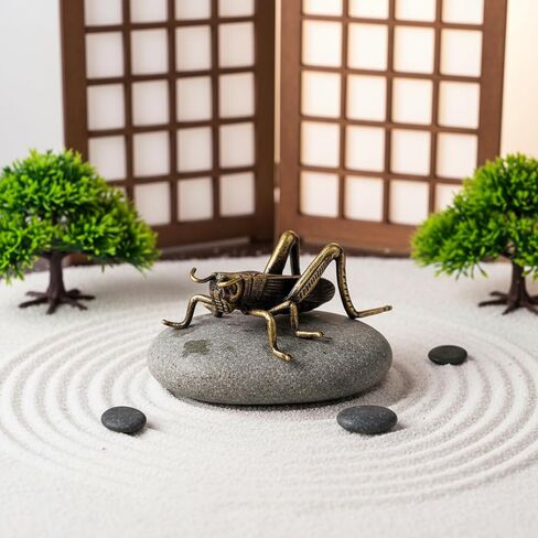 Vintage Brass Cricket Figurine, 3D Retro Fengshui Cricket Brass Statue Animal Figure Bug Decor Sculpture for Desktop Decorate in Saudi Arabia