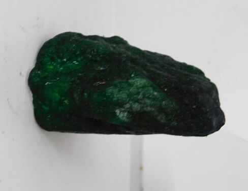 Extra Large Natural Green Emerald Uncut Rough 1360 Ct CERTIFIED Earth Mined Gems in Kuwait