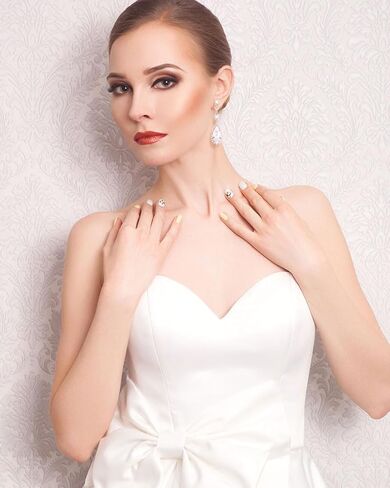 أقراط مشبكة لحفلات الزفاف، والحفلات الراقصة - أقراط مكعبة من الزركونيا الماسية على شكل كمثرى متدلية على شكل قطرة غير مثقوبة للنساء، والعرائس، ووصيفات العروس، وأم العروس، وهدية عيد ميلاد in Kuwait