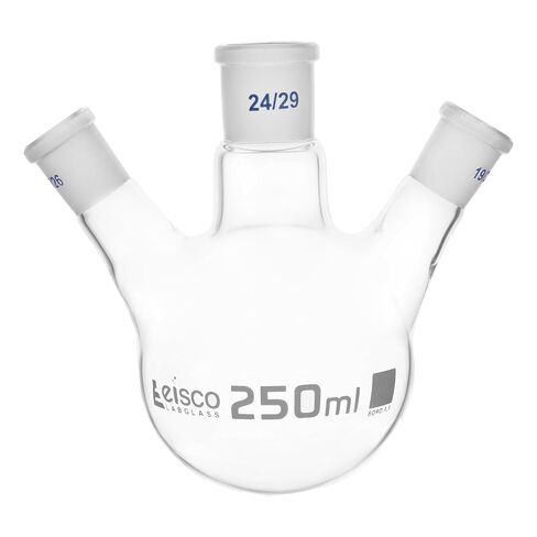دورق تقطير من EISCO، 250 مل - 3 أعناق بزاوية، مركز 24/29، مقابس جانبية 19/26 - مفاصل أرضية قابلة للتبديل - قاع دائري - زجاج البورسليكات in Kuwait
