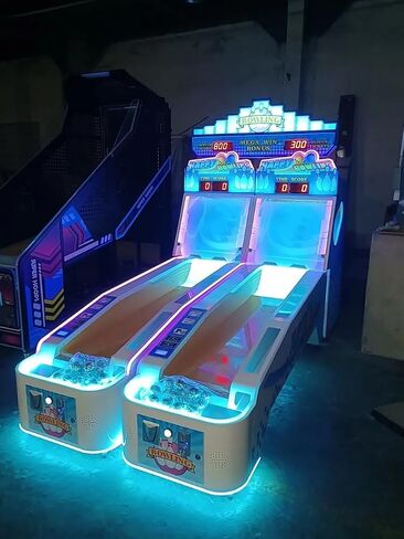 آلة البولينج التجارية من CREATIVE ARCADES Alley Masters مع أضواء LED نيون - لعبة أركيد تعمل بقطع النقود المعدنية، استرداد التذاكر، ممرات متعددة اللاعبين قابلة للربط، شديدة التحمل in Kuwait
