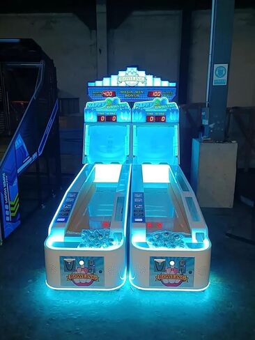 آلة البولينج التجارية من CREATIVE ARCADES Alley Masters مع أضواء LED نيون - لعبة أركيد تعمل بقطع النقود المعدنية، استرداد التذاكر، ممرات متعددة اللاعبين قابلة للربط، شديدة التحمل in Kuwait