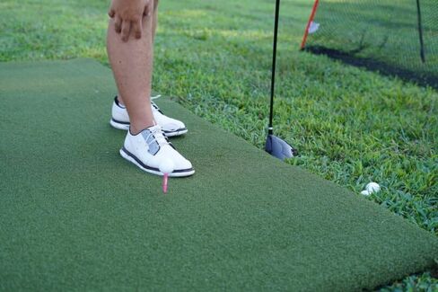 بساط ضرب الجولف الأصلي Country Club Elite من Real Feel Golf Mats مقاس 4'X6' | حصيرة الممارسة التجارية شديدة التحمل | يقبل نقطة الإنطلاق الحقيقية | تأرجح للأسفل ومن خلال | داخلي/خارجي in Kuwait