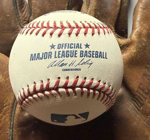 George Foster Signed Autographed "1977 NL MVP" Official National League (ONL) Baseball - Todd Mueller COA in Saudi Arabia