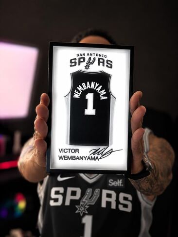 Genérico Decorative painting for collectors - Victor Wembanyama San Antonio Spurs 3D Printed Basketball in Kuwait
