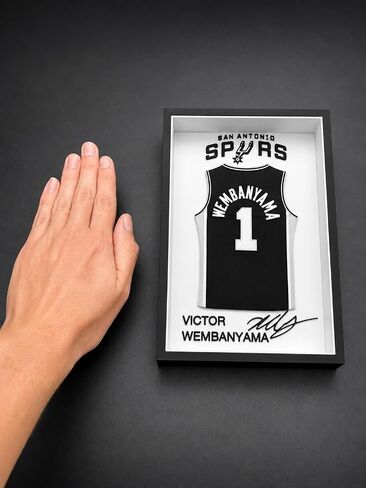 Genérico Decorative painting for collectors - Victor Wembanyama San Antonio Spurs 3D Printed Basketball in Kuwait
