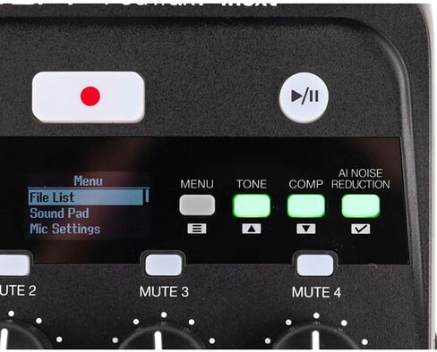 مجموعة تسجيل البودكاست المحمولة متعددة المسارات Zoom PodTrak P4next مع بطاقة ذاكرة SanDisk Ultra UHS-I microSDHC بسعة 32 جيجابايت مع محول SD، بطارية فارتا عالية الطاقة 1.5 فولت AA LR6 القلوية (4 عبوات) in Kuwait