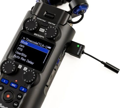 محول الرمز الزمني Zoom TCA-1 لصانعي الأفلام، متوافق مع H6studio، H5studio، H6essential، H4essential، H2essential وF3، مولد TCXO الدقيق مع 3.5 مم TRS I/O in Kuwait