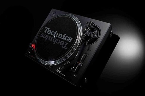 Technics SL1200MK7 New 1200 Turntable in Saudi Arabia