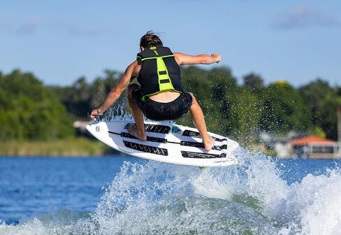 O'Brien Revival V2 Wakesurf Board – High-Performance Surf-Style Board for All Skill Levels – Lightweight & Durable Design in Kuwait