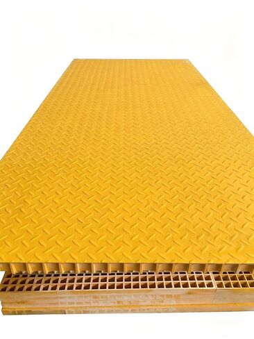 Fiberglass Grating Panel 3.2 feet * 3.9 feet in Saudi Arabia