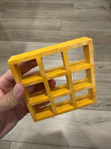 Fiberglass Grating Panel 3.2 feet * 3.9 feet in Saudi Arabia
